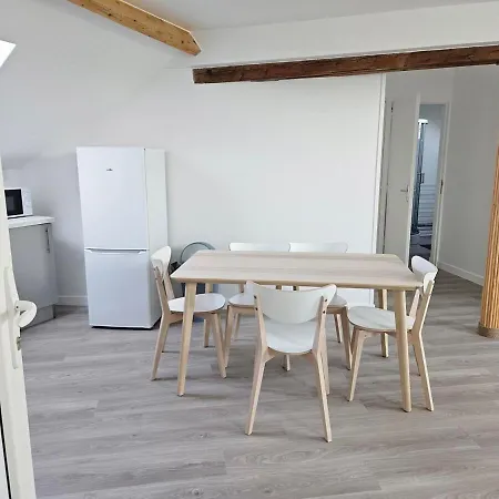 2 A La Ferme * La Croix-en-Brie