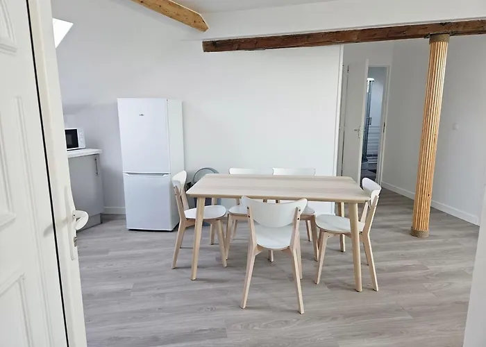 2 A La Ferme * La Croix-en-Brie